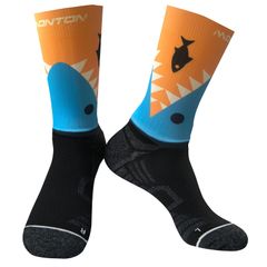 Monton［モントン］サイクリングエアロソックス、自転車用靴下　スポーツソックス［2023 Funnyshark サメ 鮫］オレンジ