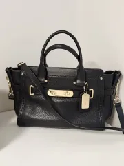 2025年最新】coach スワッガー27の人気アイテム - メルカリ