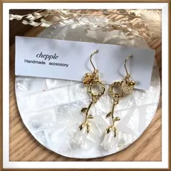No.610    フラワーチャーム　ハンドメイドピアス　ハンドメイドイヤリング
