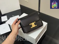 【今日特価】Celine セリーヌ トリオンフ シリーズ レザー製で高級感に満ち、四季を通じて使えるデザイン