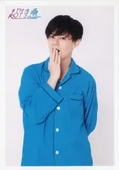 【中古】生写真(男性) 超特急/カイ(小笠原海)/上半身・パジャマ青・右手パー口元・左手後ろ/「BULLET TRAIN CHRISTMAS ONEMAN SHOW 2016 愛す。in Wonder Land」生写真 第21弾