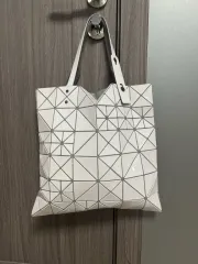 BAO BAO ISSEY MIYAKE(バオバオイッセイミヤケ) イセイミヤキ ライトグレー