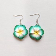 4　プルメリア　フラワーピアス　グリーン×イエロー