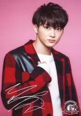 【中古】生写真(男性) 超特急/ユーキ(村田祐基)/印刷サイン入り・上半身・背景ピンク/「(仮)から夢の青春へ!移行キャンペーン」ファンクラブ入会特典