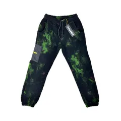 IUTER イウター モコモコ 色ムラ ビビッド カラー タイダイ染め風 カーゴポケット シェルパ フリース ウォーム パンツ 黒 ブラック 日本未入荷 イタリア ストリート カジュアル ストリート ブランド イタリア製 made in italy クオリティ