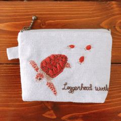 刺繍ファスナーポーチ　アカウミガメの親子
