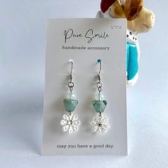 ビーズ お花 ピアス ビジネス ホワイト ブルー
