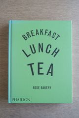 フィンランドの新しいアンティークブック Uusi Antiikkikirja