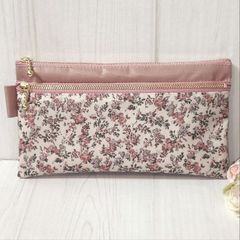 ピンク薔薇 総柄 ダブルファスナー ラミネートポーチ 通帳入れ - メルカリ