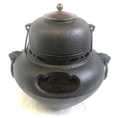 茶道具 鉄製 風炉釜 切合釜 鉄鬼面風炉 無鉛 土台付き 茶道具 風炉 切合風炉 切合釜 鬼面風炉 無地切掛釜添え 般若勘渓