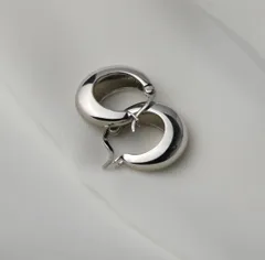 #126 チャンキープチクレッセントピアス シルバー 17mm S925のサムネイル