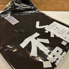 新品　TVアニメ「アンデッドアンラック」くるよ･･･不運が･･･‼︎ Tシャツ　ブラック　メンズS