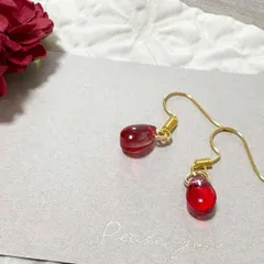 チェコガラス一粒ピアス　レッド　小ぶり　可愛い