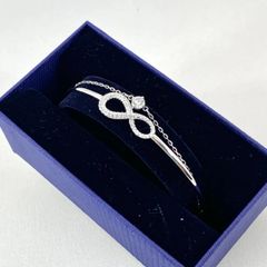 【美品】スワロフスキー バングル　クリスタル　6.4g 箱付き