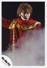 【中古】生写真(ジャニーズ) Kis-My-Ft2/千賀健永/ライブフォト・膝上・衣装赤・前方スモークの煙あり/公式生写真