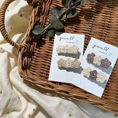 パール付き3連フラワー❁ベビーヘアクリップ　ベビー　キッズ　キッズヘアピン　かぎ針編み