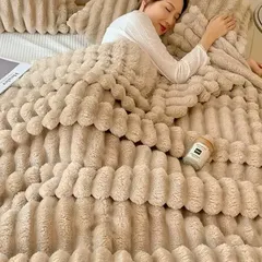 こちらのサイズは次回入荷なし　売り切り　0.7×1m 新品　ハーフサイズ　ふわもこ　毛布　ブランケット　シングル　セミシングル　ダブル　セミダブル　フリース　ブランケット　寝具