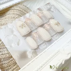 【現品】ネイルチップ　ホワイト　リボン　キラキラ