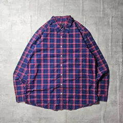 『 GAP / ギャップ 』 チェックシャツ / XXLサイズ / ネイビー色 ネイビー色とレッド色の配色のチェック柄 シンプルながらもおしゃれな印象 全体的にゆったりとしたシルエットが特徴で、着心地の良さを追求したコットン生地 胸ポケットがアクセント