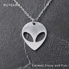 グレイがこちらを見つめるネックレス ― 宇宙人 ネックレス ペンダント UFO ステンレス グレイ UFO ステンレスチェーン 都市伝説 グッズ 雑貨 プレゼント プチギフト お守り ― 000639