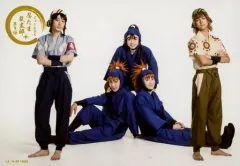 【中古】生写真(男性) 集合(5人)/横型・全身・センター忍術学園五年生・両端兵庫水軍.腕組・キャラクターショット/「ミュージカル『忍たま乱太郎』第9弾 ～忍術学園陥落!夢のまた夢!?～」ブロマイド2セット購入特典