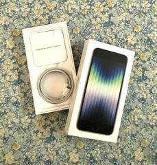 iPhone SE　空箱（充電用のケーブル付き）