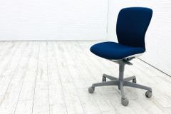 スラートチェア 中古 オカムラ sulato ローバック 肘無チェア 中古オフィス家具 中古オフィスチェア ミディアムブルー 【A000003549】
