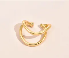 ゴールド イヤーカフ キラキラ　ノンホール　シンプル