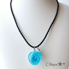 𝒩𝑜.52カラフル薔薇レジンネックレス✩.*˚ - メルカリ