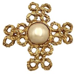 シャネル ブローチ レディース アクセサリー CHANEL GP  フェイクパール   03A ゴールド ホワイト 白 約26g 2003年【中古品】