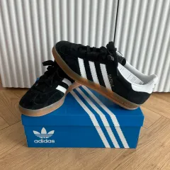 新品 adidas(アディダス) ガゼル 黒 240