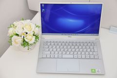 【セール】DELLデル Inspiron 5390 13インチ Corei5 メモリ8GB SSD256GB nVidia MX250 ACアダプター付