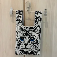 【新品未使用】青い目　ネコ　猫　ニットバッグ　アメリカンショートヘア　アメショー　ニット素材のミニトートバッグ　エコバッグ　ランチバッグ　猫柄バッグ　猫 ネコ キャット CAT ペット 動動 アニマル 小物 ミニバッグ サブバッグ エコバッグ