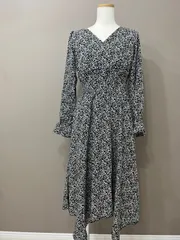 【dazzlin】ダズリン｜21SS|カシュクールプチフラワーワンピース｜ロング｜長袖｜黒｜顔タイプキュート