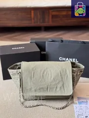 ヴィンテージ CHANEL デニムトートバッグ - 大人気アンティーク風 / カジュアルで高級感  [本日特価|新品未使用品]-WT0輸入-PU25