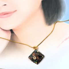 ❁大人かわいいオルゴナイトピラミッドネックレス・天然石アパタイト・開運・お守り❁