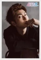 【中古】生写真(男性) 超特急/コーイチ(吉野晃一)/上半身・衣装黒・左手顎・顔右向き・背景グレー/「超特急 2017 SUMMER FES GOODS」生写真 第30弾