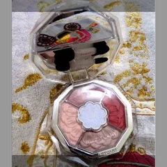 箱なし・未使用品　ジルスチュアート ブルームクチュール アイズ ジュエルドブーケ　04　calandiva garnet