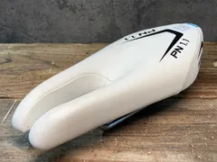 ISM PN1.1 サドル 白