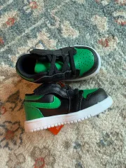 期間限定価格❗️ NIKE エアジョーダン1メタリックグリーン 正規品・新品未使用 楽天市場】エアジョーダン1（カラーグリーン）（スニーカー