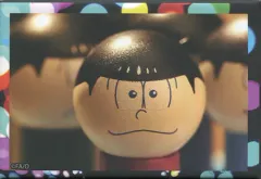 【中古】バッジ・ピンズ(キャラクター) おそ松(アップ/砂地) 「おそ松さん トレーディングしかく缶バッジ EDver.」 AnimeJapan 2018グッズ