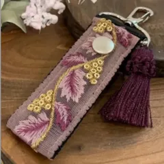 ☆ハンドメイド☆インド刺繍リボン☆キーホルダー☆ピンク、パープル系　ホワイトデー　プレゼント