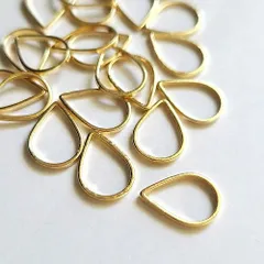 メタルパーツ 【 20個 】 11mm 真鍮製 ドロップチャーム レジン空枠 UVレジン 雫 ドロップ 中抜き( ゴールド )