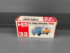 新品☆トミカ☆32いすゞエルフ引越トラック - メルカリ
