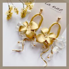《304ステンレス ポスト 24KGP 本金メッキ》 マット メタルフラワー お花 オーロラ 花びら カーブワイヤー ピアス クリア 天然石 クォーツ クリスタル ゴールド シルバー ハンドメイドピアス アレルギー対応《イヤリング変更可能》