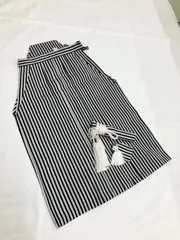 ≪花ラブリ≫　R584-Boy81SB58h　新品　七五三　男児　男の子　５才　５歳　袴３点セット　紐下５８cm　縞袴　黒系　グレー系　縦縞　御守・懐剣・腰紐