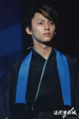 【中古】生写真(ジャニーズ) Kis-My-Ft2/藤ヶ谷太輔/ライブフォト・和服衣装黒青・目線右向き・背景黒/2Lサイズ/滝沢演舞城2007