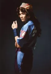 【中古】生写真(男性) 薫太(義丸)/膝上・衣装青・左向き・背景黒・キャラクターショット/「ミュージカル 忍たま乱太郎 第8弾 がんばれ五年生!技あり、術あり、初忍務!!」ブロマイド第2弾