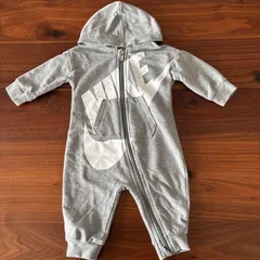 NIKE ナイキ ベビー 長袖 ロンパース グレー