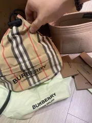 希少　タグ付き　バーバリー　巾着　　折りたたみ　エコバッグ　ノヴァチェック 希少 タグ付き バーバリー 巾着 折りたたみ エコバッグ ノヴァ